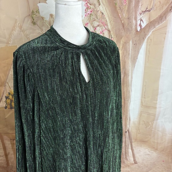 NEW Lane Bryant Women's Green Keyhole Fringe Top - Picture 6 of 10